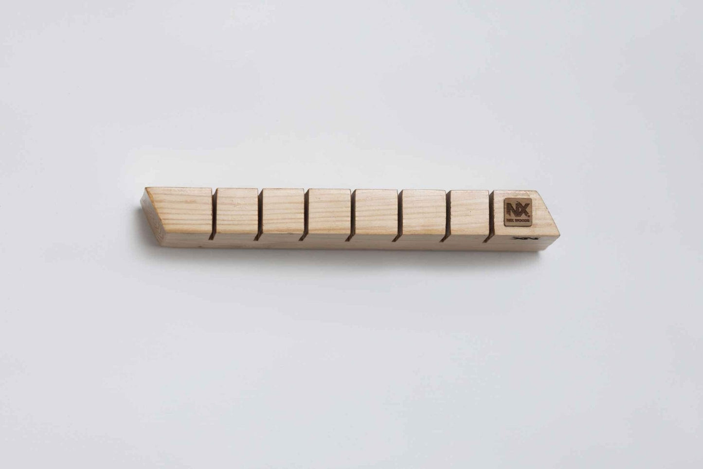 Pine Knife Holder – Sleek Wall-Mounted - NixWoods