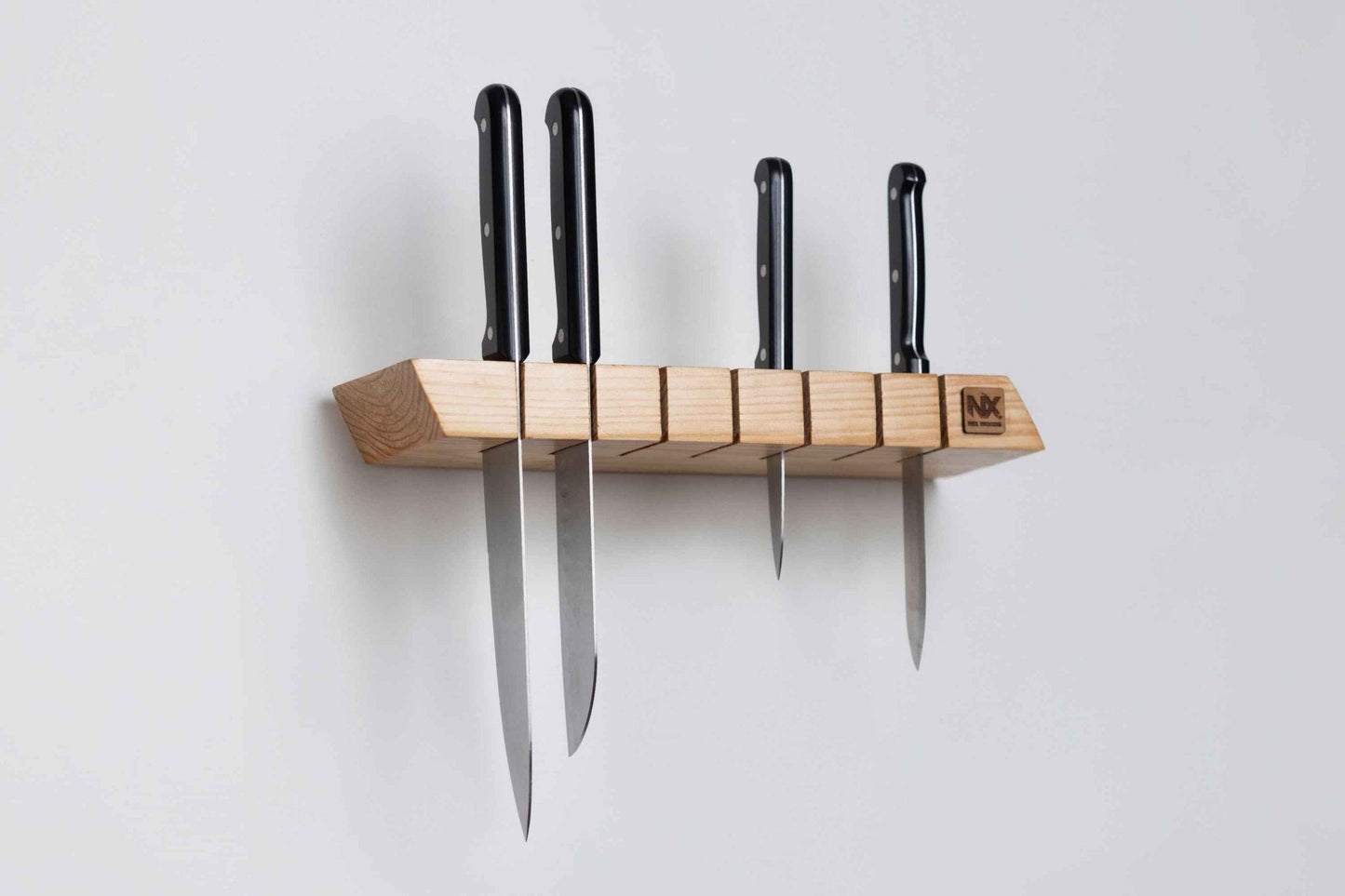 Pine Knife Holder – Sleek Wall-Mounted - NixWoods