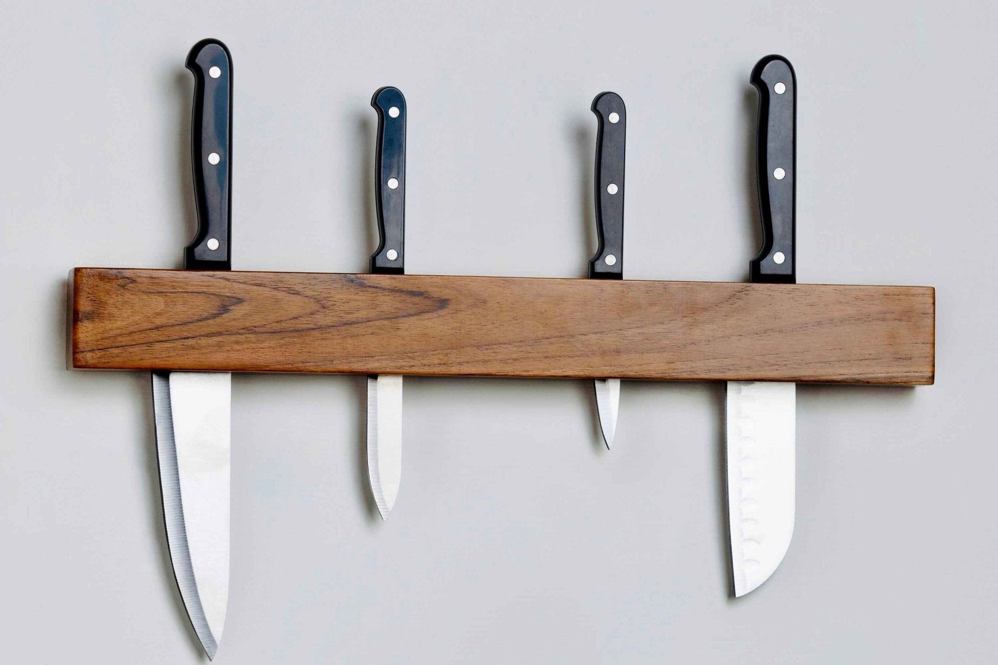 Knife Holder – Sleek Wall-Mounted Storage for Modern Kitchens - NixWoods