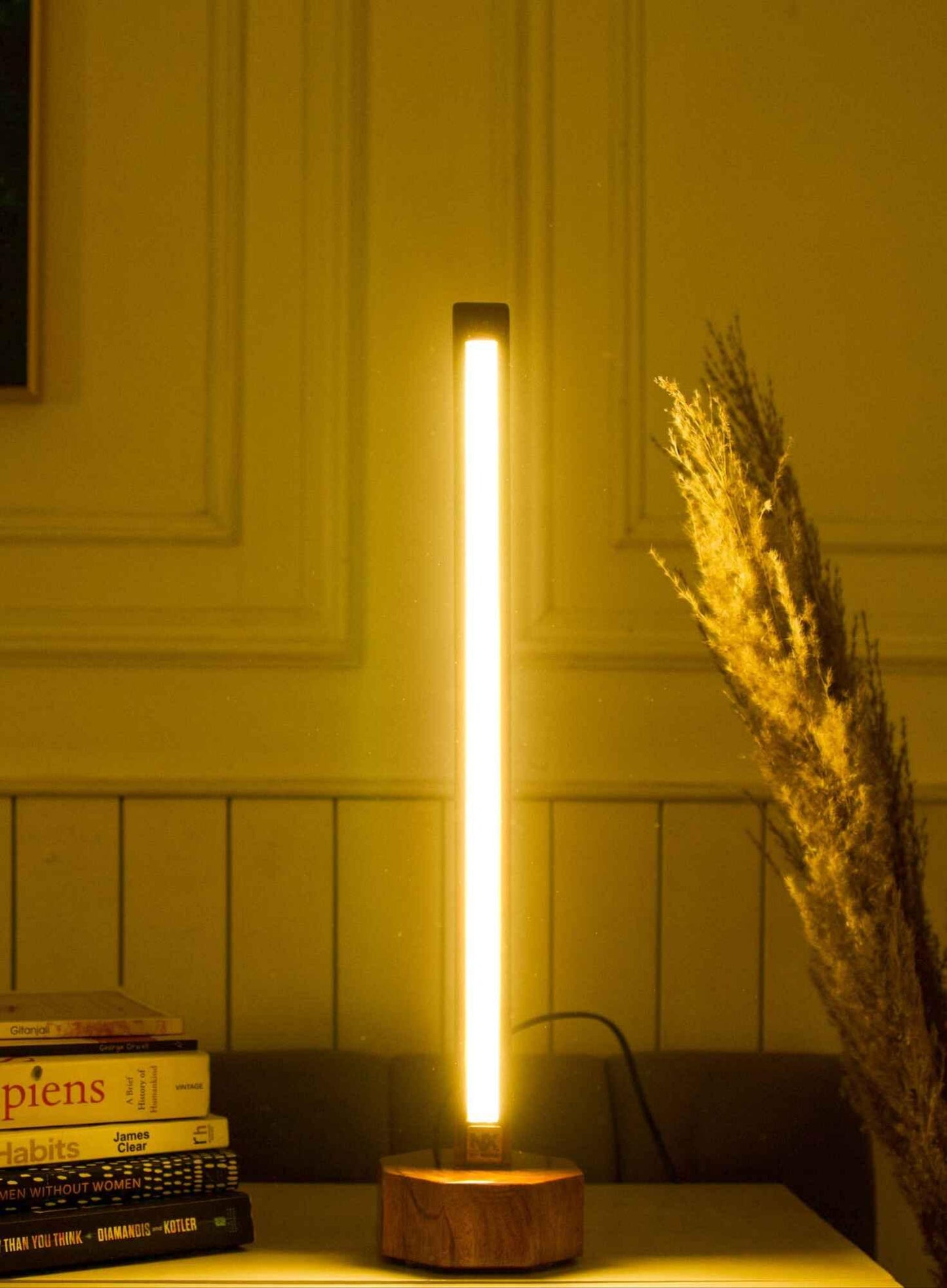 Compact Wooden Floor Lamp – Subtle Charm with Small Rod Design - NixWoods