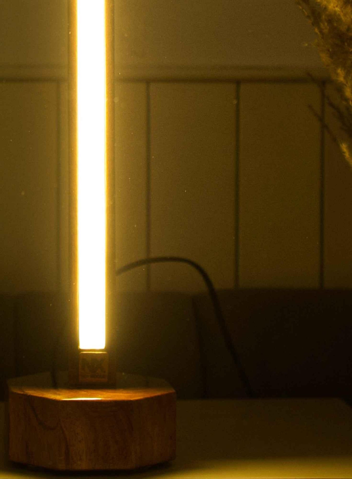 Compact Wooden Floor Lamp – Subtle Charm with Small Rod Design - NixWoods